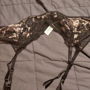 Torrid pace garter belt 5/6